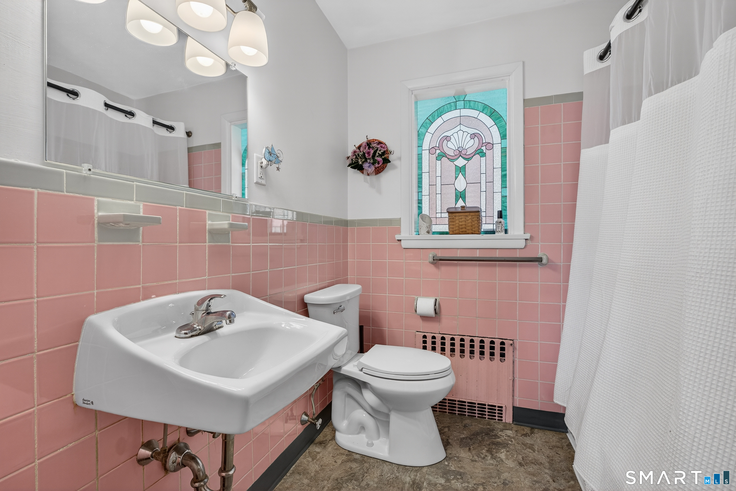 27 Robinwood Road Waterbury, CT 06708 - Photo 18 of 37