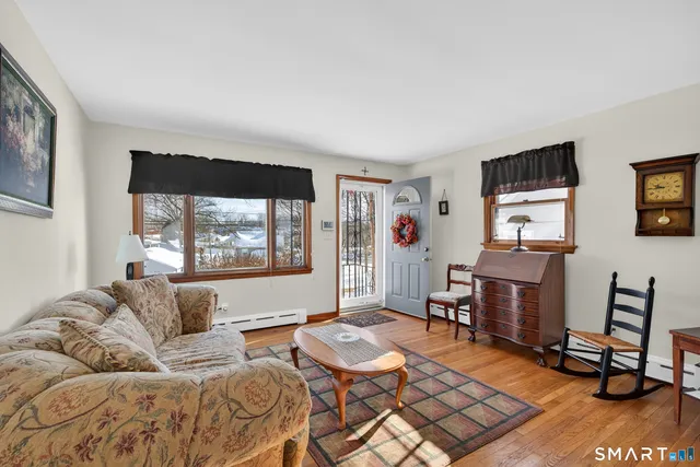 $299,990 | 27 Robinwood Road, Waterbury, CT 06708