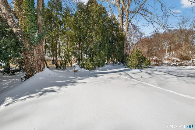 $299,990 | 27 Robinwood Road, Waterbury, CT 06708