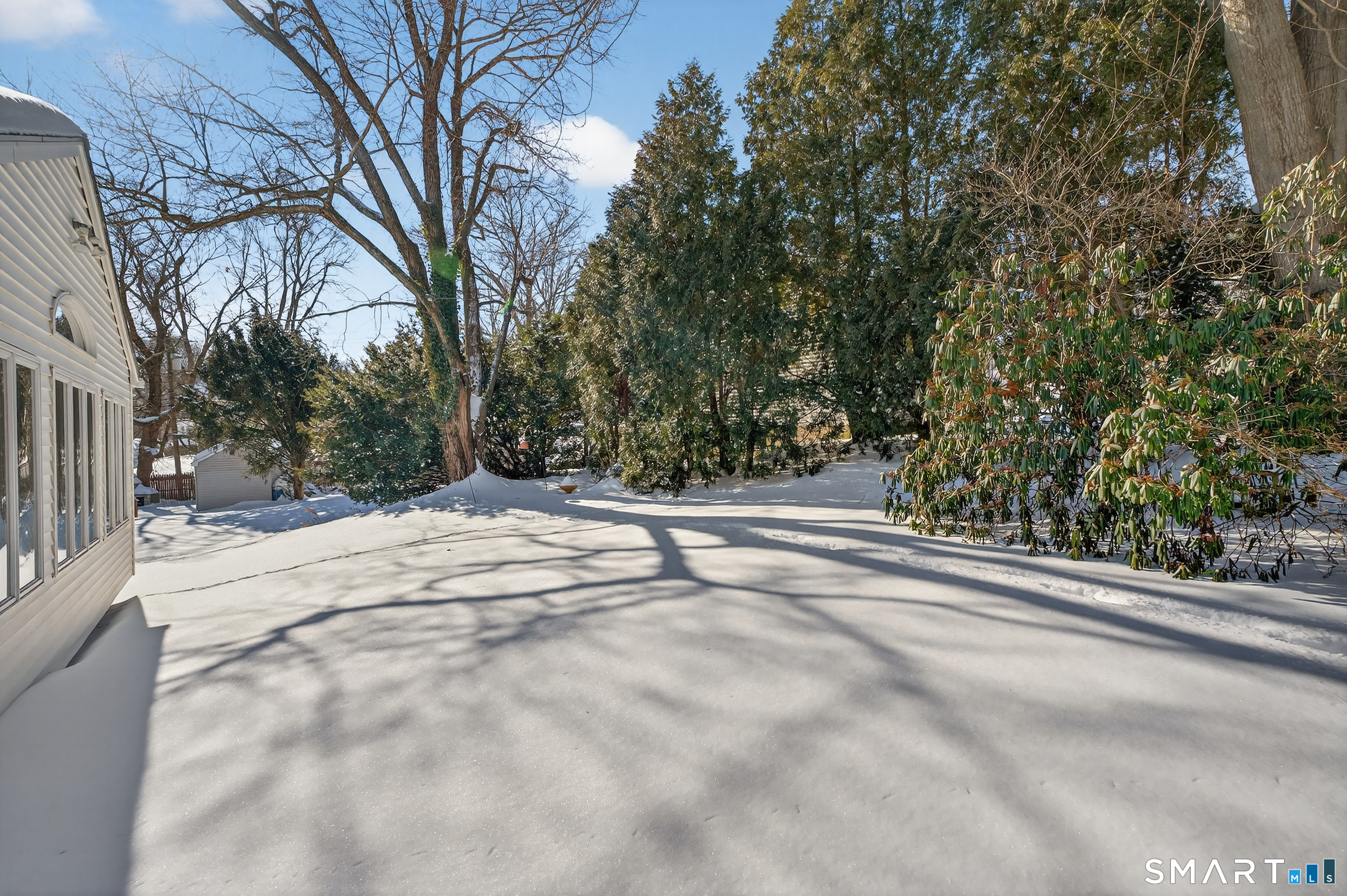 27 Robinwood Road Waterbury, CT 06708 - Photo 31 of 37