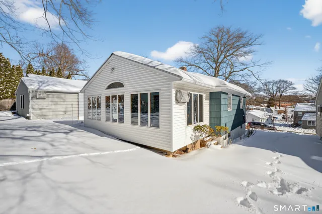 $299,990 | 27 Robinwood Road, Waterbury, CT 06708