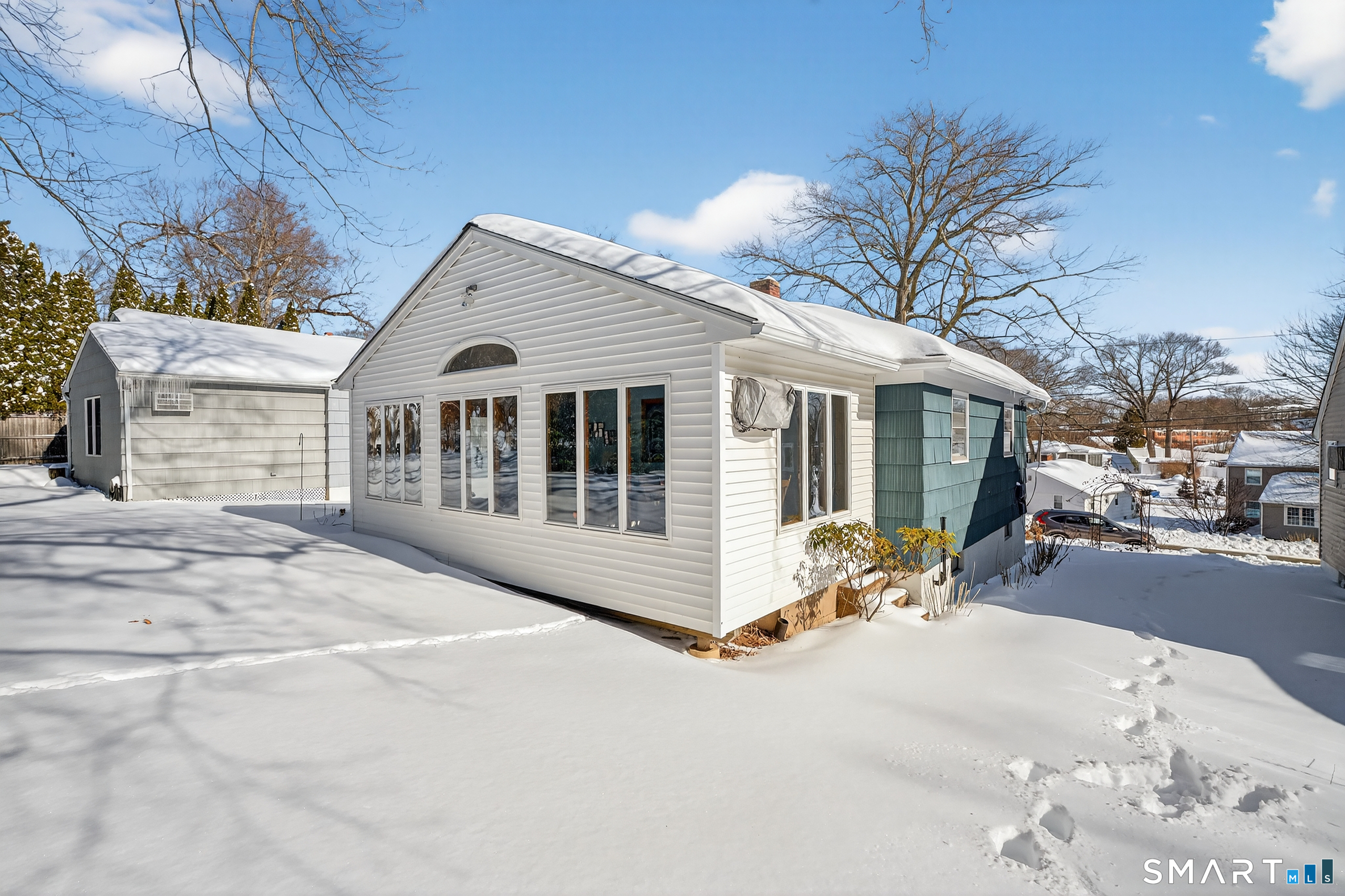 27 Robinwood Road Waterbury, CT 06708 - Photo 32 of 37