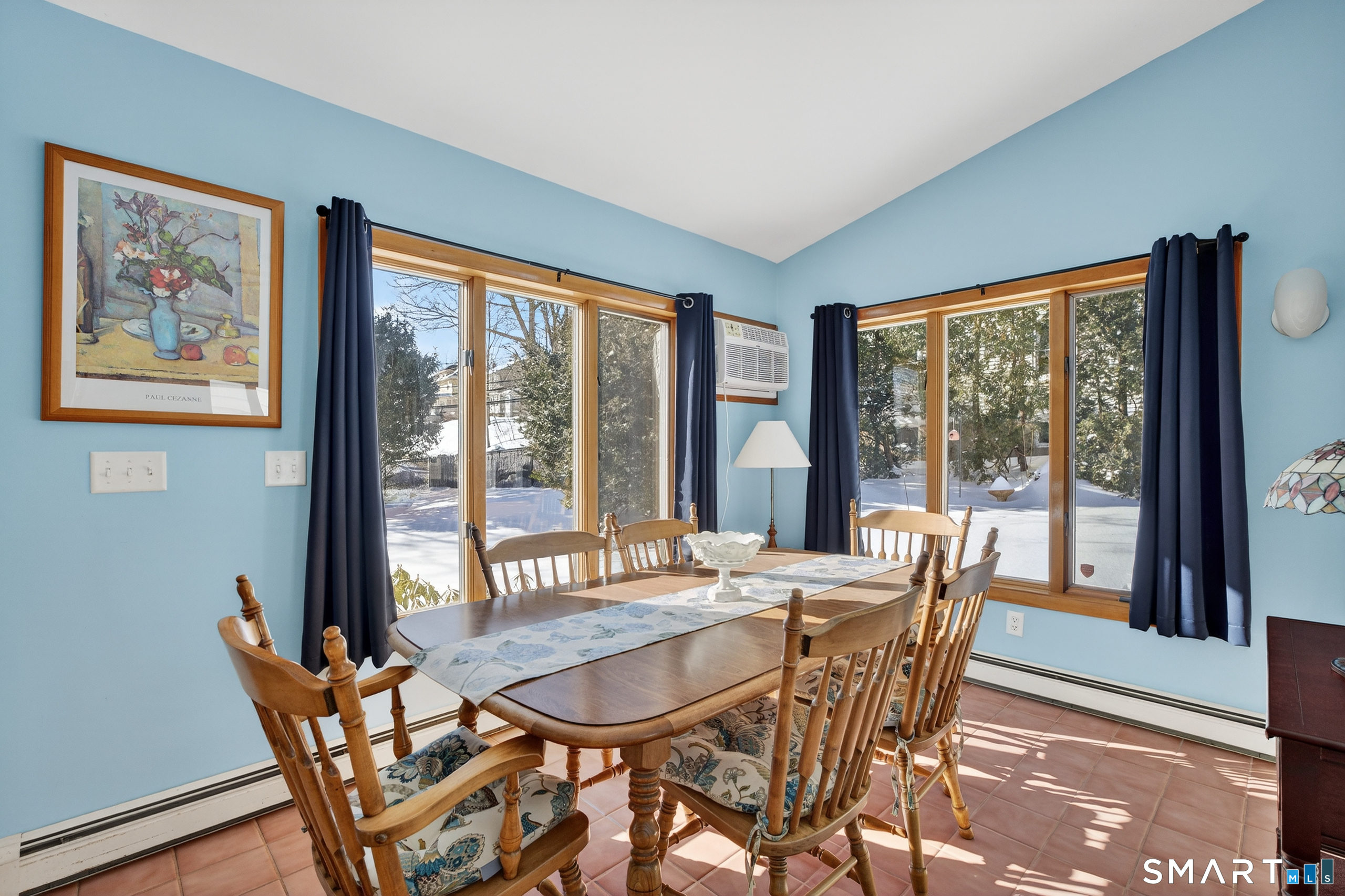 27 Robinwood Road Waterbury, CT 06708 - Photo 8 of 37