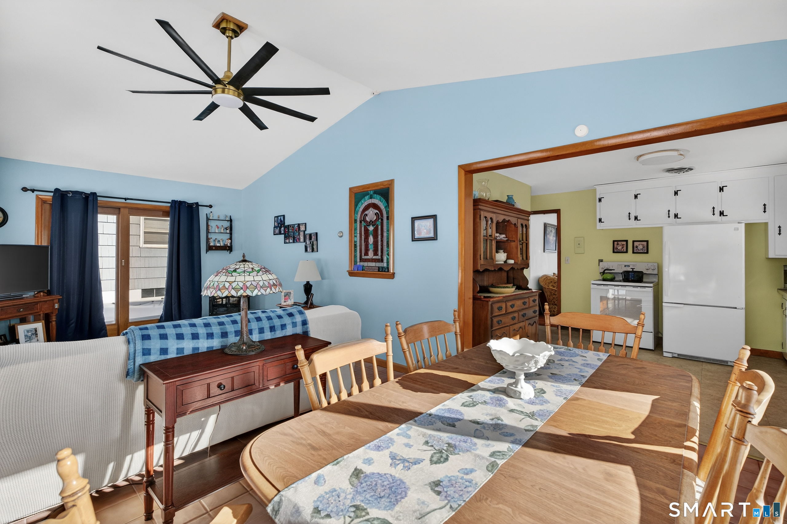 27 Robinwood Road Waterbury, CT 06708 - Photo 9 of 37