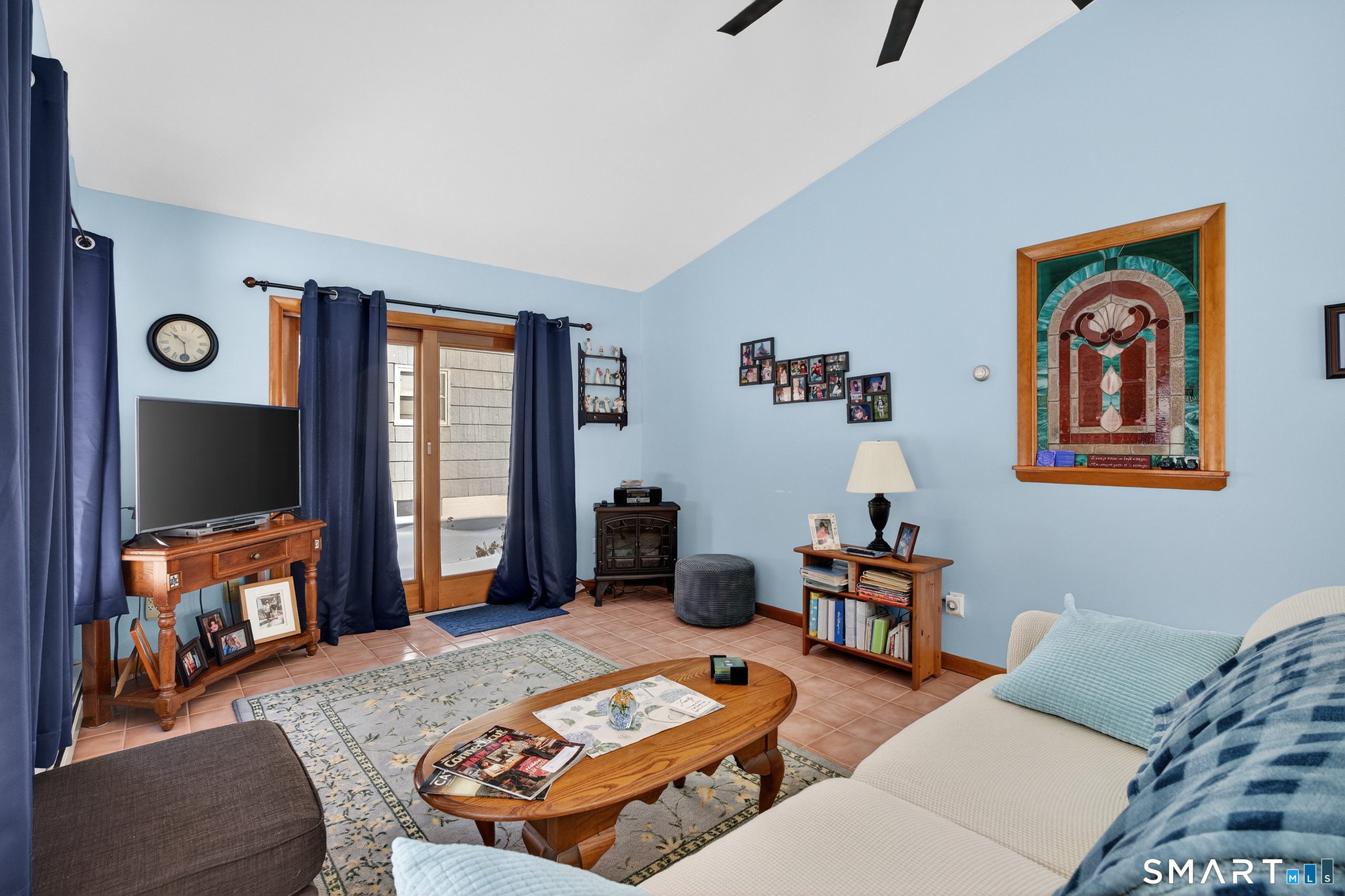 27 Robinwood Road Waterbury, CT 06708 - Photo 10 of 37