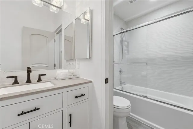 $489,000 | 2516 West MacArthur Boulevard, Unit J, Santa Ana, CA 92704