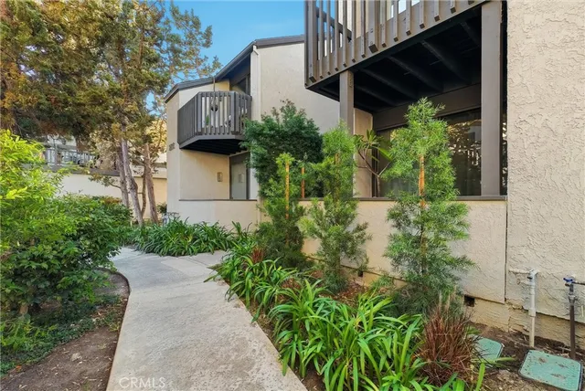 $489,000 | 2516 West MacArthur Boulevard, Unit J, Santa Ana, CA 92704