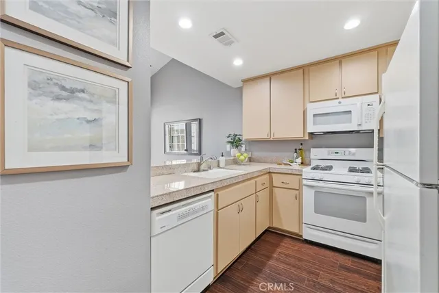 $489,000 | 2516 West MacArthur Boulevard, Unit J, Santa Ana, CA 92704