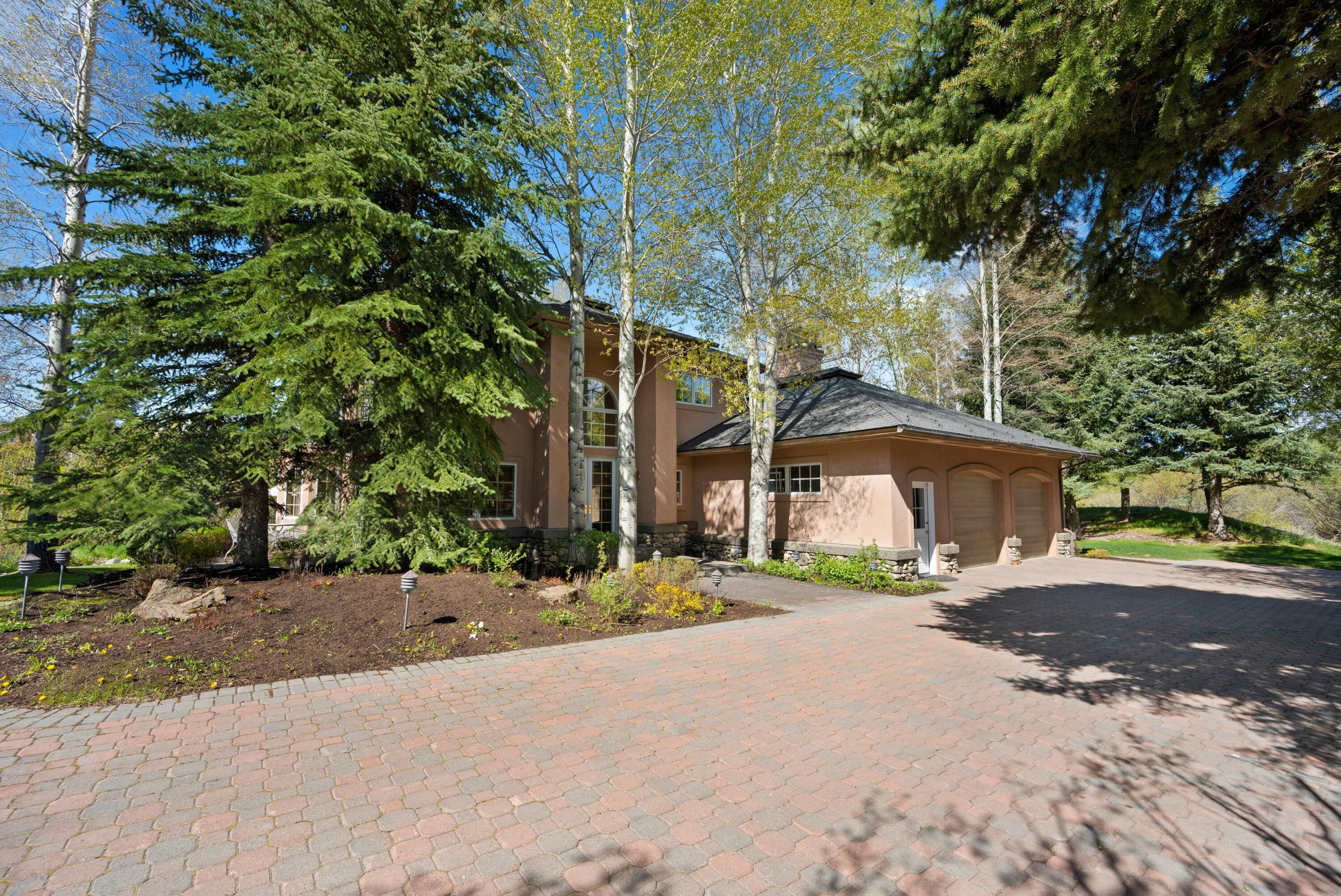 702 Morning Star Road Sun Valley, ID 83353 - Photo 31 of 37 Pavered driveway