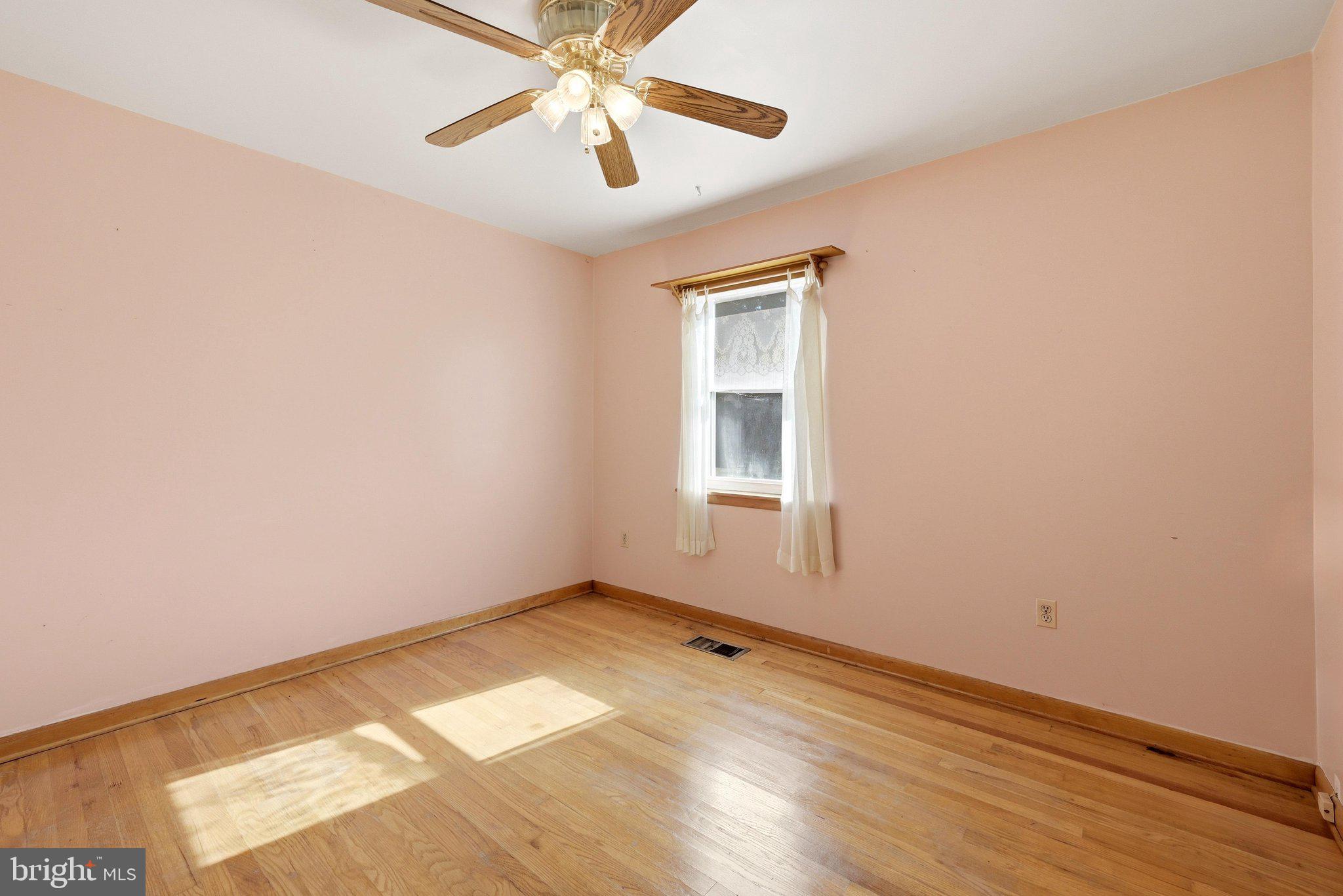 9092 Fox Ridge Drive Union Bridge, MD 21791 - Photo 23 of 67 Bedroom