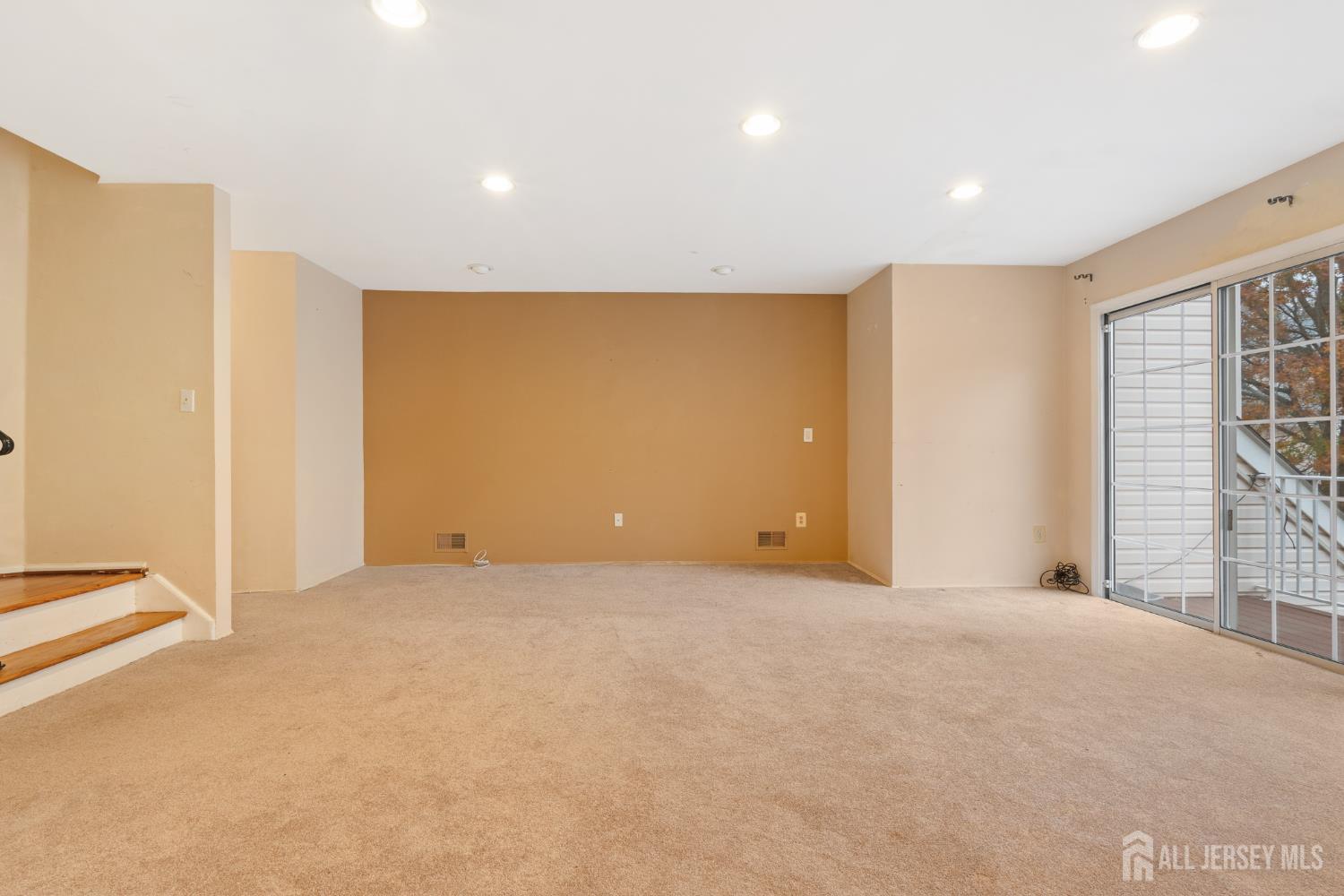 415 Plymouth Road North Brunswick, NJ 08902 - Photo 12 of 41