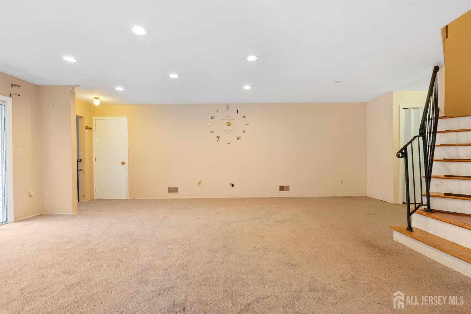 415 Plymouth Road North Brunswick, NJ 08902 - Photo 13 of 41