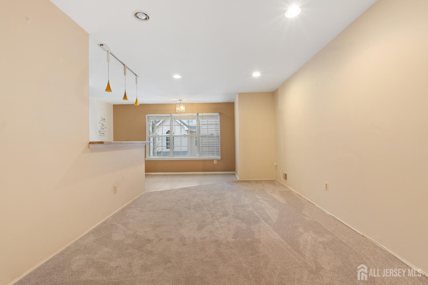 415 Plymouth Road North Brunswick, NJ 08902 - Photo 14 of 41