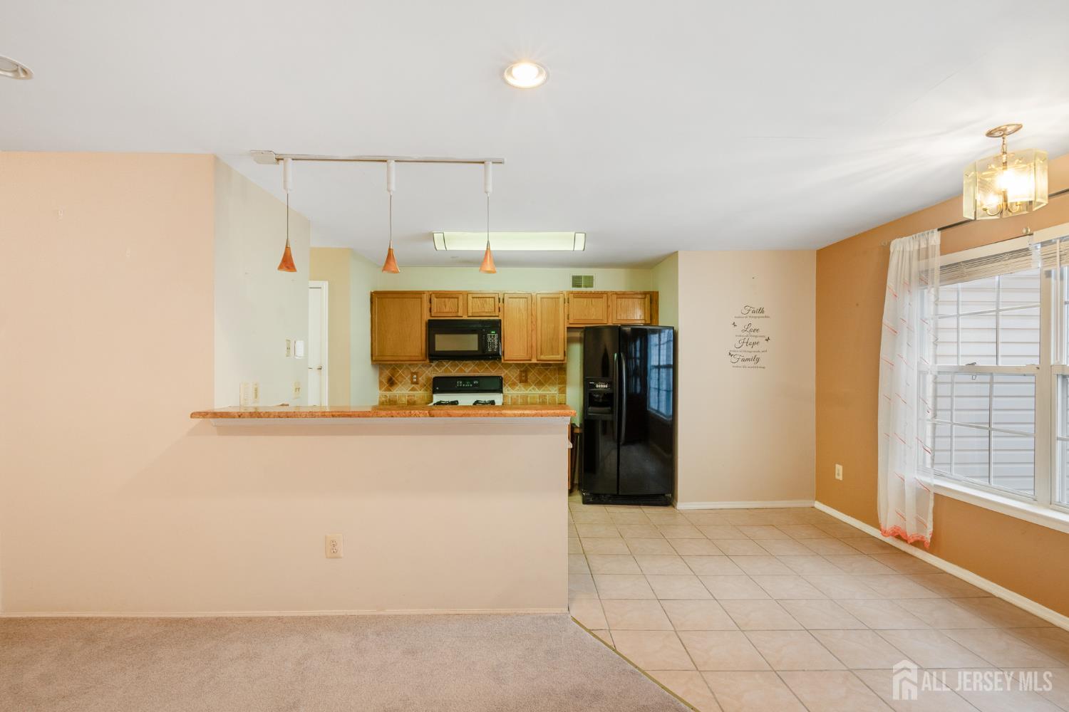 415 Plymouth Road North Brunswick, NJ 08902 - Photo 17 of 41