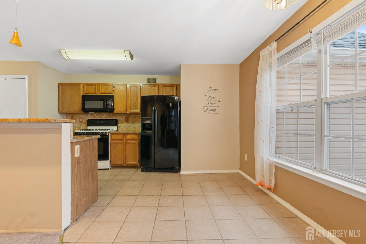 415 Plymouth Road North Brunswick, NJ 08902 - Photo 18 of 41
