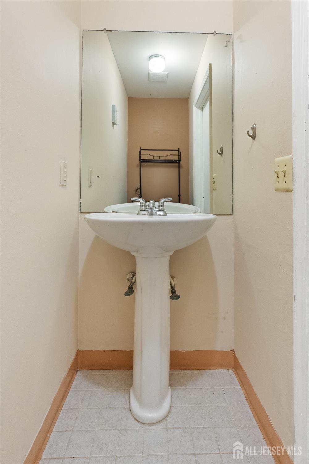 415 Plymouth Road North Brunswick, NJ 08902 - Photo 24 of 41