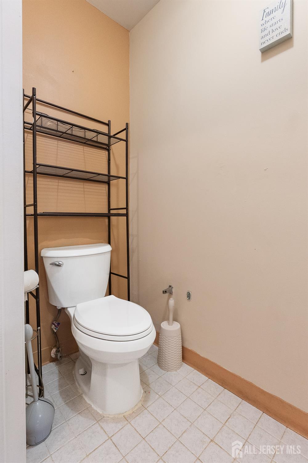 415 Plymouth Road North Brunswick, NJ 08902 - Photo 25 of 41