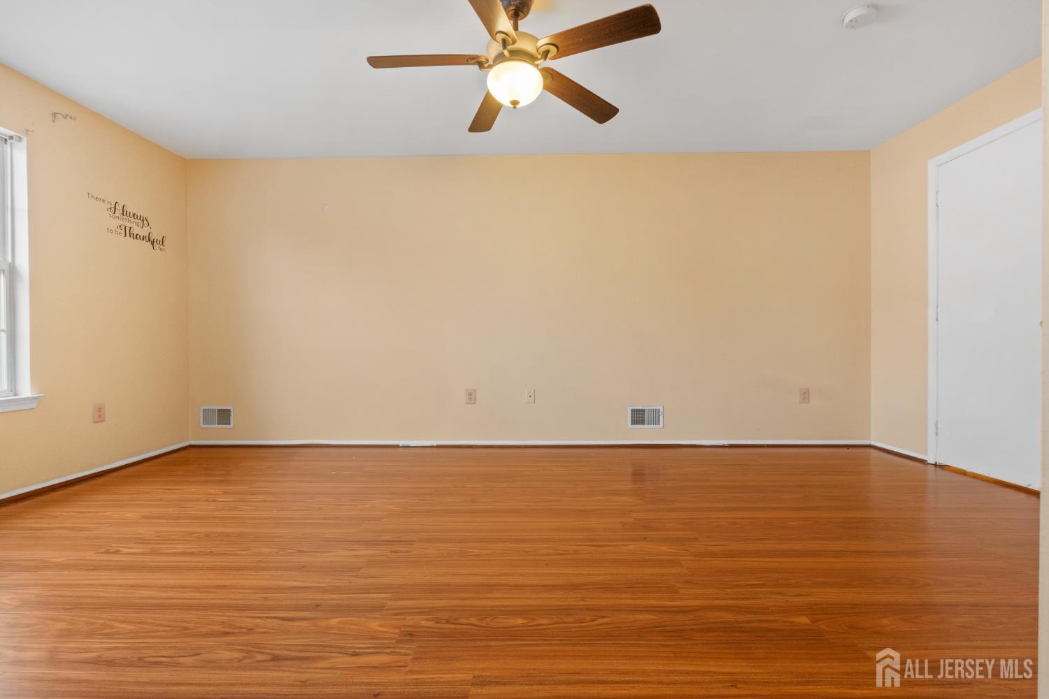 415 Plymouth Road North Brunswick, NJ 08902 - Photo 30 of 41