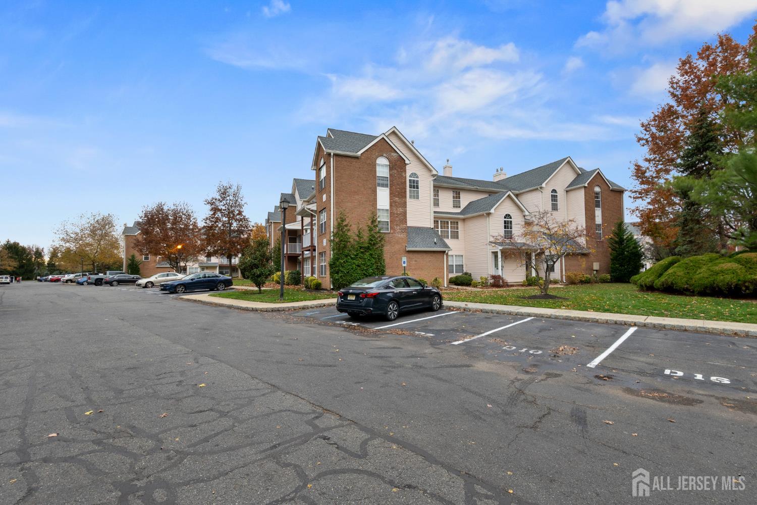 415 Plymouth Road North Brunswick, NJ 08902 - Photo 3 of 41
