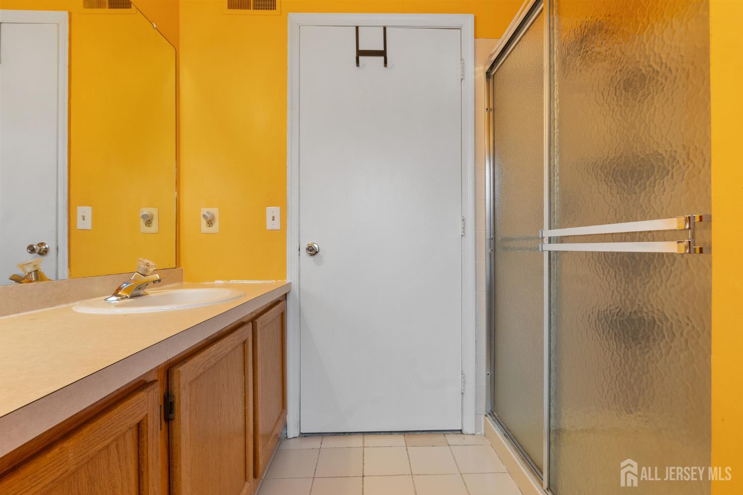 415 Plymouth Road North Brunswick, NJ 08902 - Photo 35 of 41