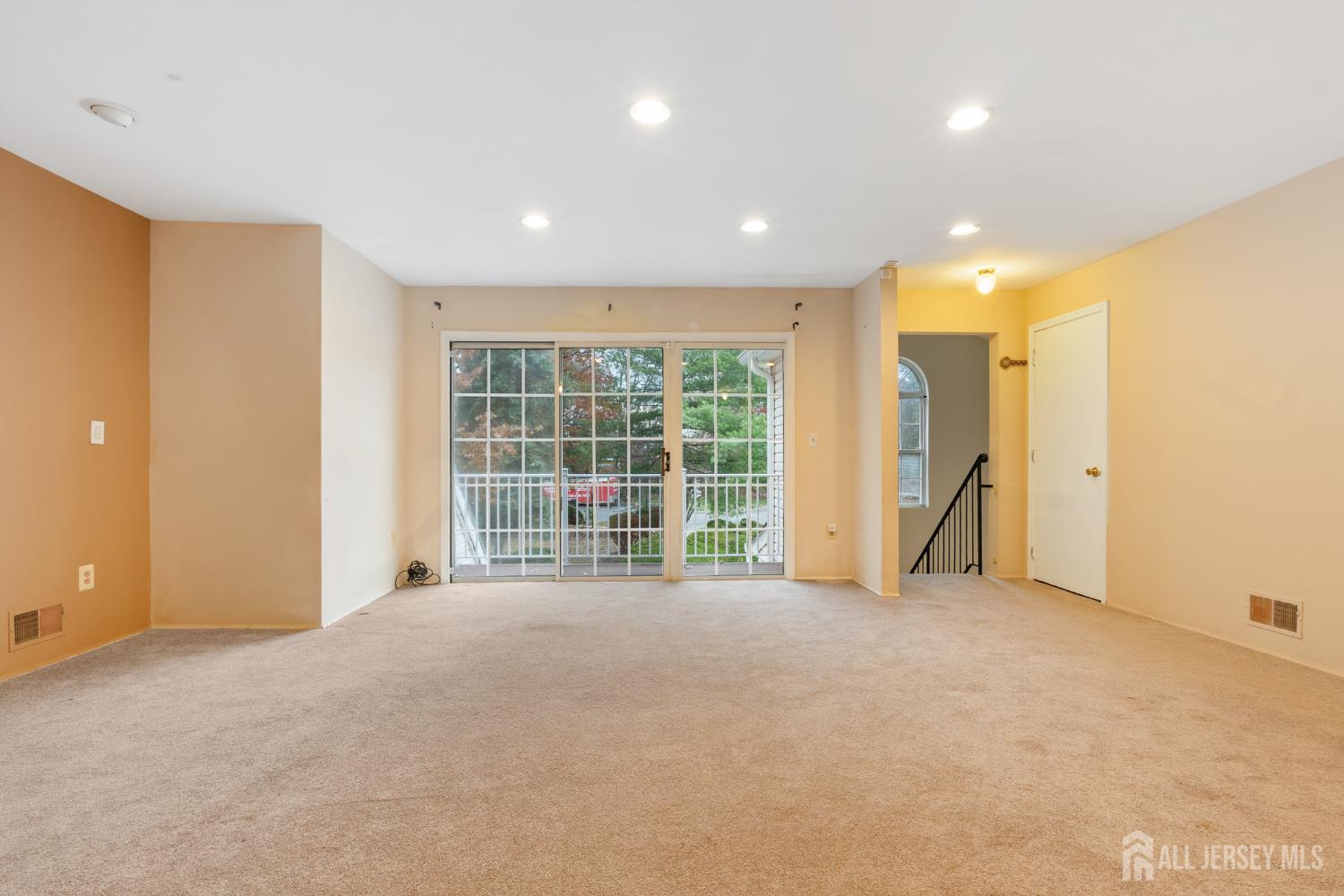415 Plymouth Road North Brunswick, NJ 08902 - Photo 8 of 41