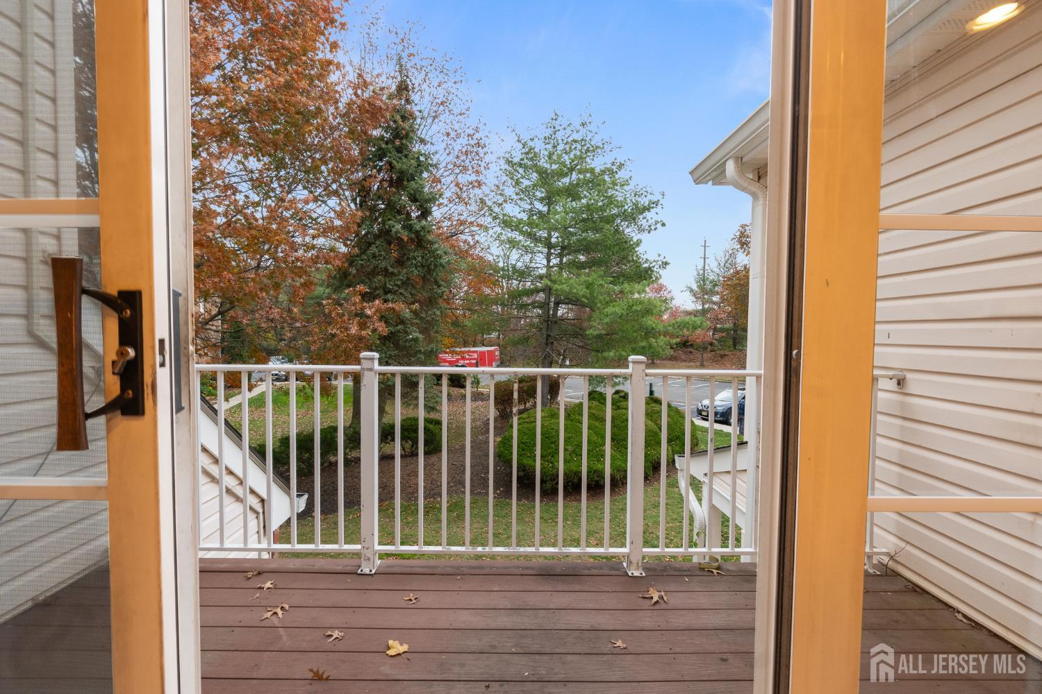 415 Plymouth Road North Brunswick, NJ 08902 - Photo 9 of 41