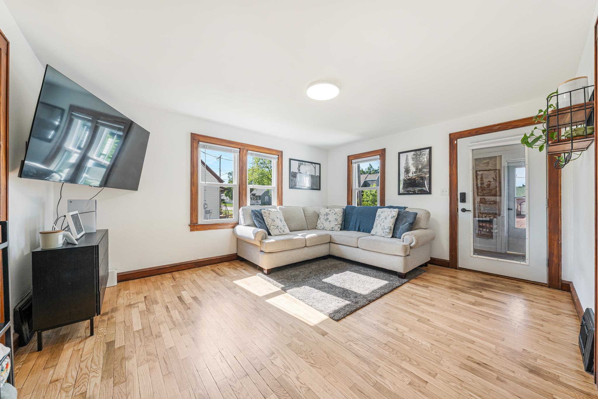 723 West Grant Street Appleton, WI 54914 - Photo 4 of 37