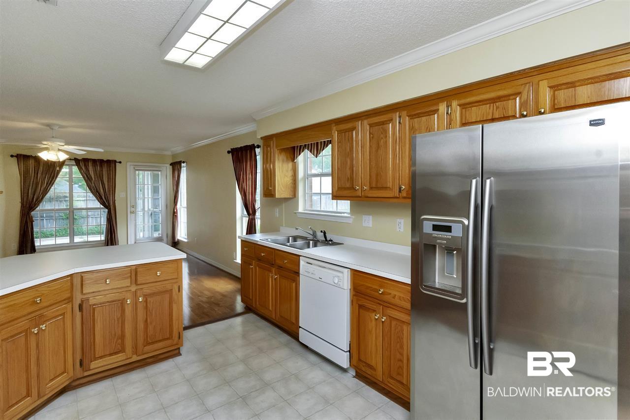 850 Louise Avenue Mobile, AL 36609 - Photo 11 of 38
