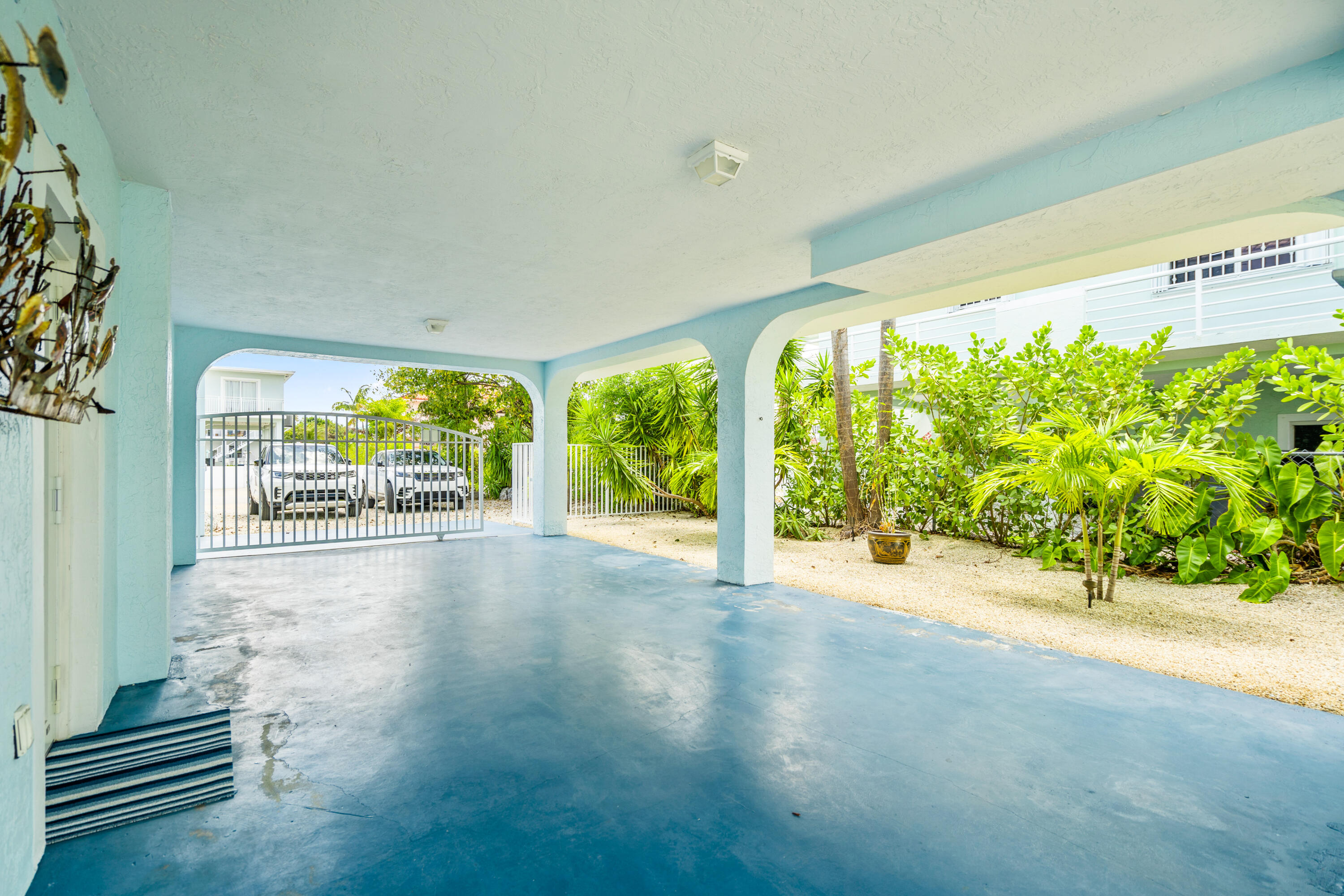 130 Lorelane Place Key Largo, FL 33037 - Photo 33 of 67 a view of an garden and basketball court