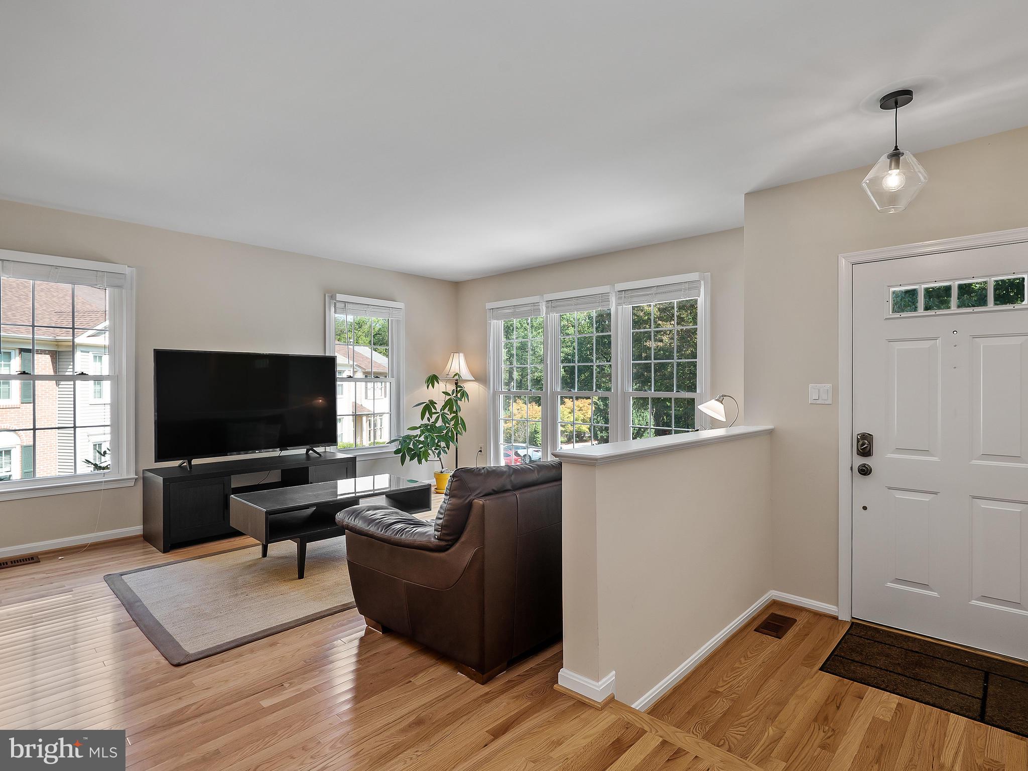 7212 Olde Lantern Way Springfield, VA 22152 - Photo 5 of 42 Gallery Image 5