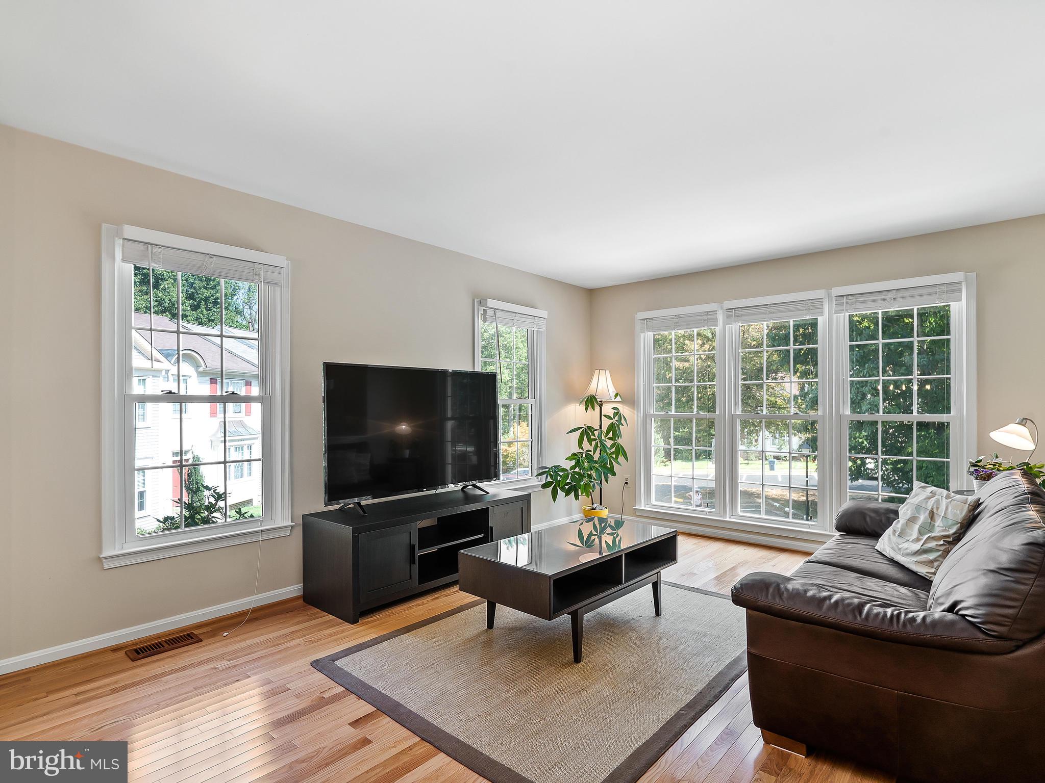 7212 Olde Lantern Way Springfield, VA 22152 - Photo 7 of 42 Gallery Image 7