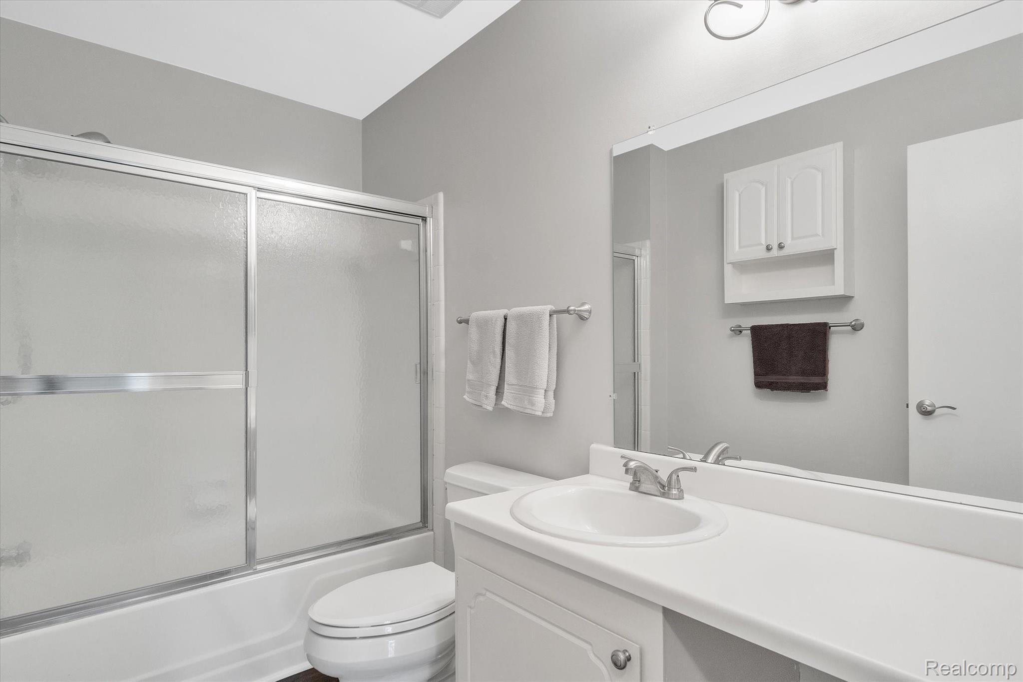 1177 Pine Ridge Court, Unit 135 Rochester, MI 48306 - Photo 20 of 41 21-1177-Pine-Ridge-Ct-WindowStill-Real-Estate-Photography-21.jpg