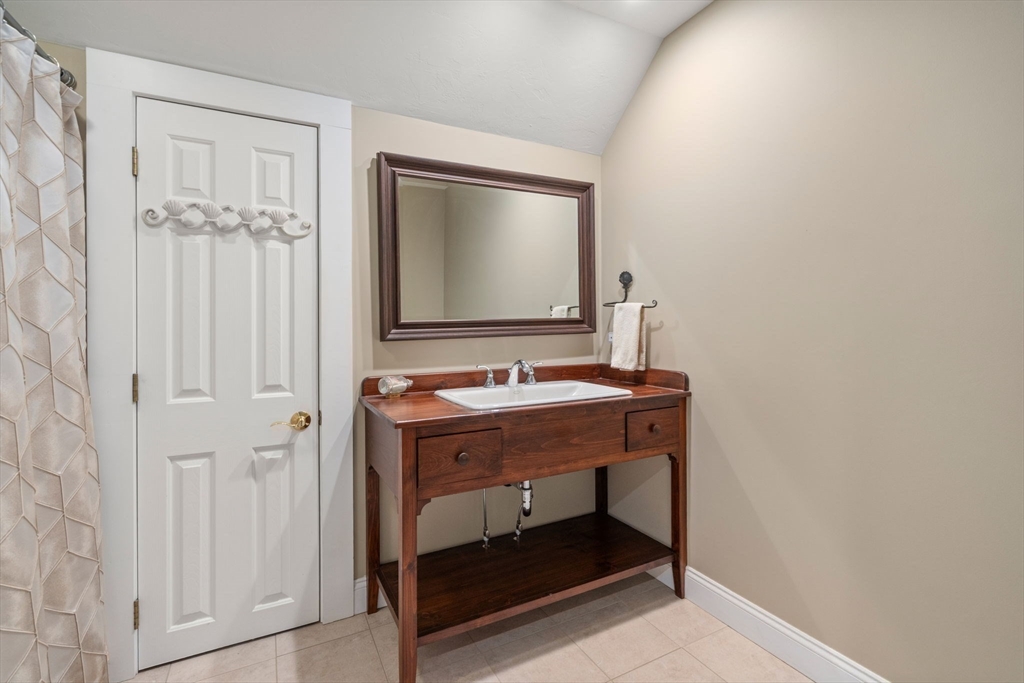 430 Mashapaug Road Holland, MA 01521 - Photo 28 of 38 Gallery Image 28