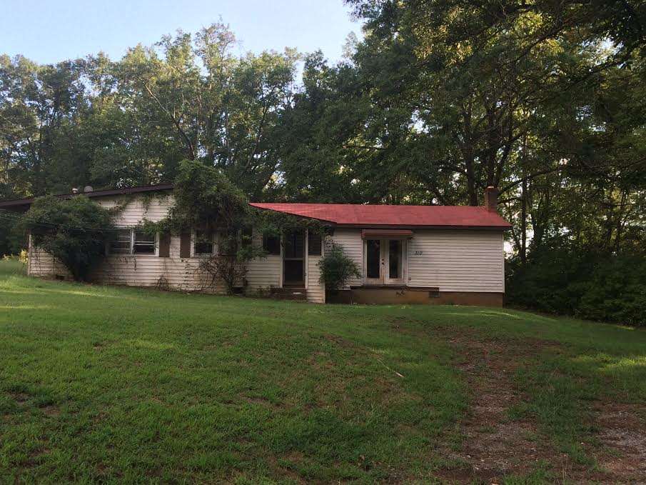 310 Oaktree Road Spartanburg, SC 29303 - Photo 1 of 4 Gallery Image 1