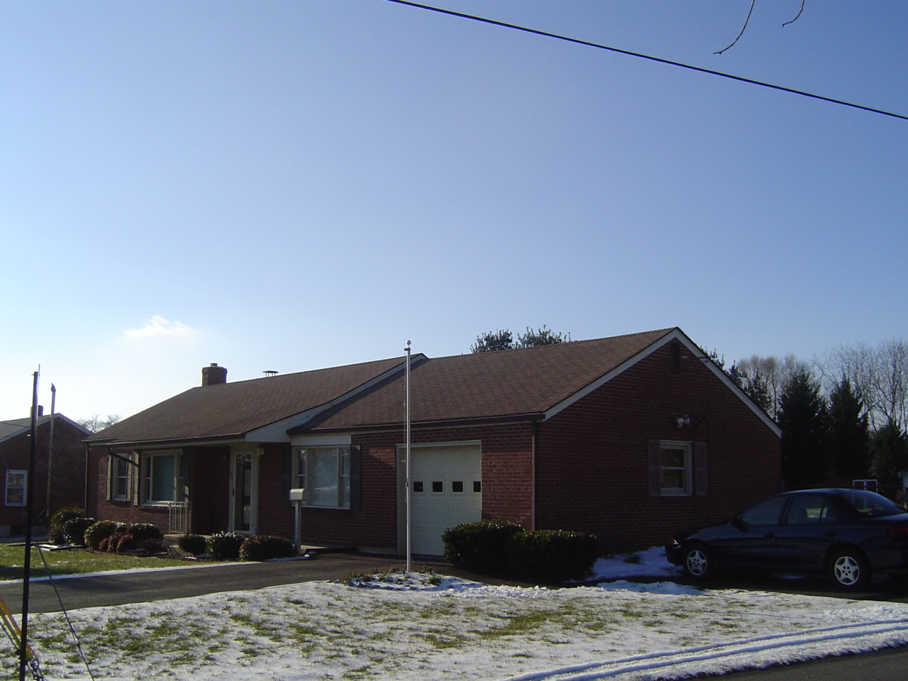 322 Liberty Road Northeast Roanoke, VA 24012 - Photo 12 of 15 Garage End
