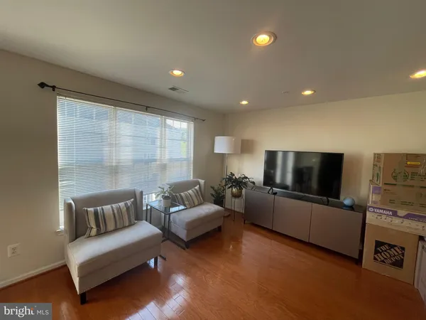 $2,800 | 5123 Anchorstone Drive, Unit 503, Woodbridge, VA 22192