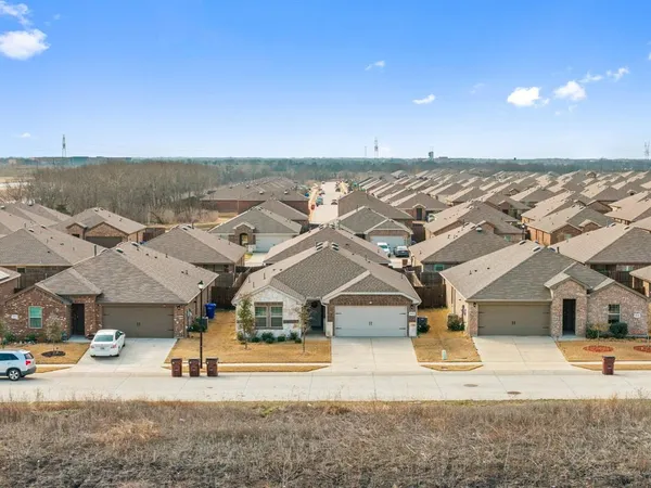$325,500 | 3020 Wooten Trail, Royse City, TX 75189