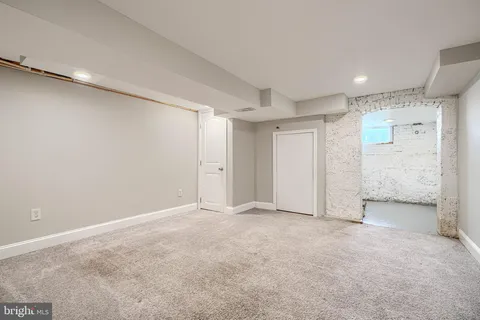 $2,150 | 2917 Clifton Avenue, Baltimore, MD 21216
