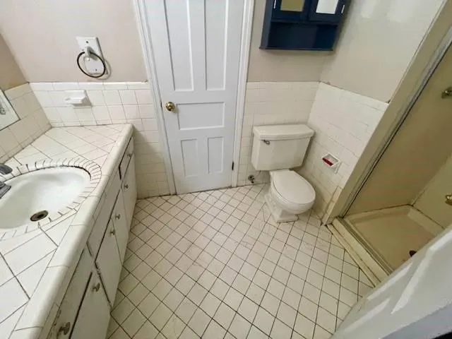 $169,900 | 8320 Willow Way, Raytown, MO 64138