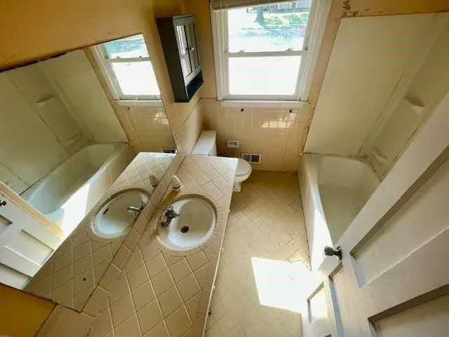 $169,900 | 8320 Willow Way, Raytown, MO 64138