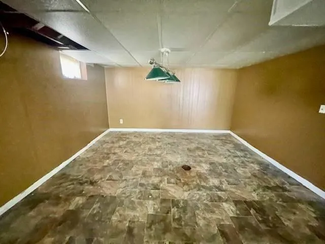 $169,900 | 8320 Willow Way, Raytown, MO 64138