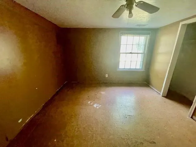 $169,900 | 8320 Willow Way, Raytown, MO 64138