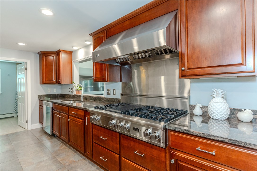 72 Main Street North Smithfield, RI 02876 - Photo 27 of 50