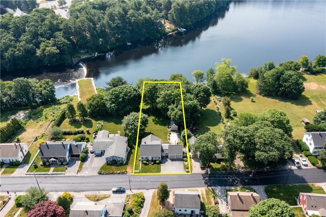 72 Main Street North Smithfield, RI 02876 - Photo 3 of 50