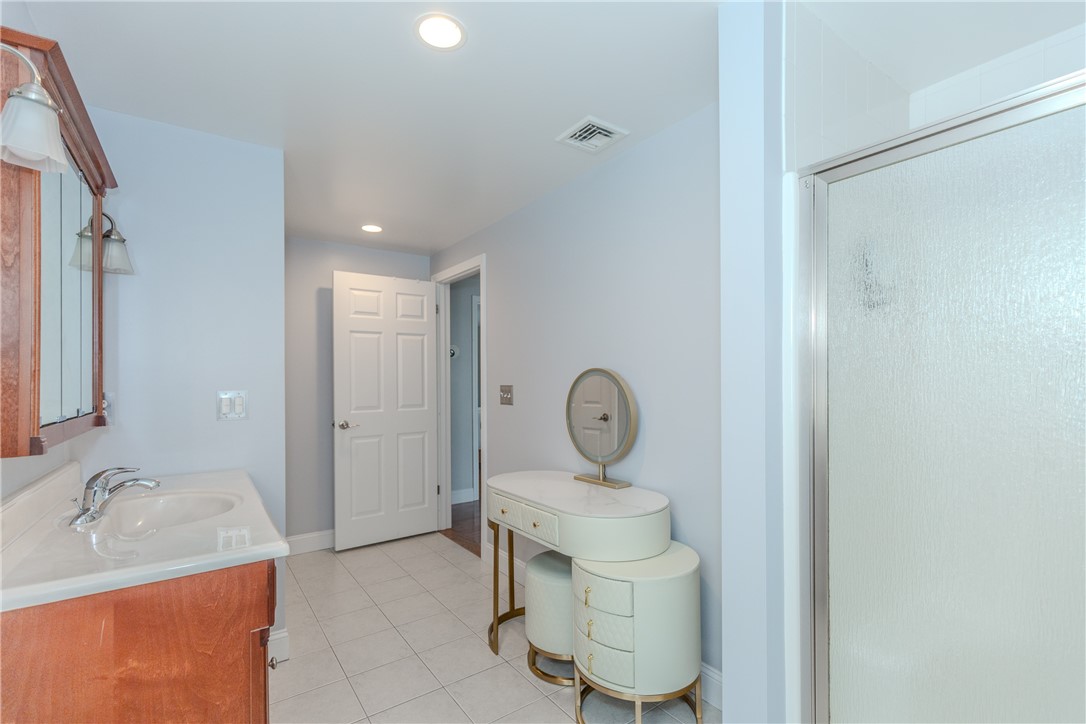 72 Main Street North Smithfield, RI 02876 - Photo 43 of 50