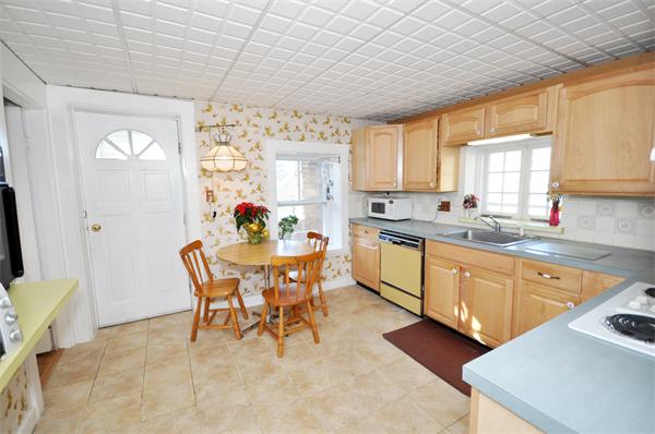 23 Farmcrest Avenue Lexington, MA 02421 - Photo 6 of 15