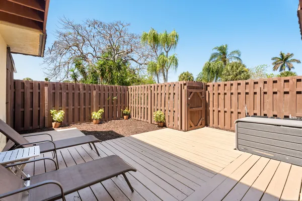 $359,999 | 110 North Delaware Boulevard, Unit 13A, Jupiter, FL 33458