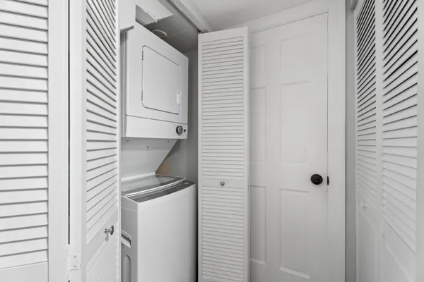 $359,999 | 110 North Delaware Boulevard, Unit 13A, Jupiter, FL 33458