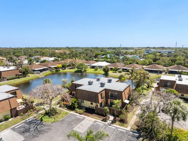 $359,999 | 110 North Delaware Boulevard, Unit 13A, Jupiter, FL 33458