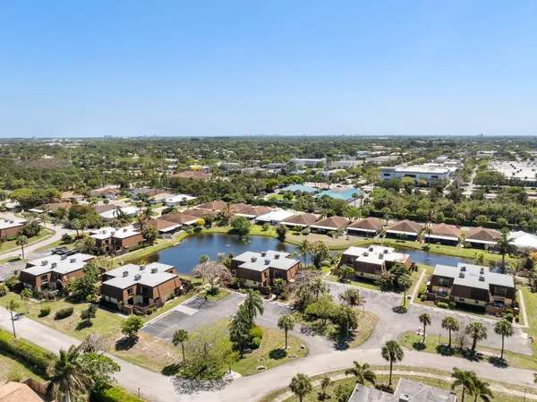 $359,999 | 110 North Delaware Boulevard, Unit 13A, Jupiter, FL 33458